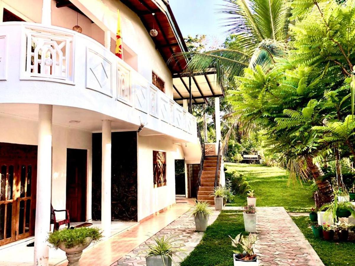 Thusitha S Nest Hotel Dickwella Exterior photo