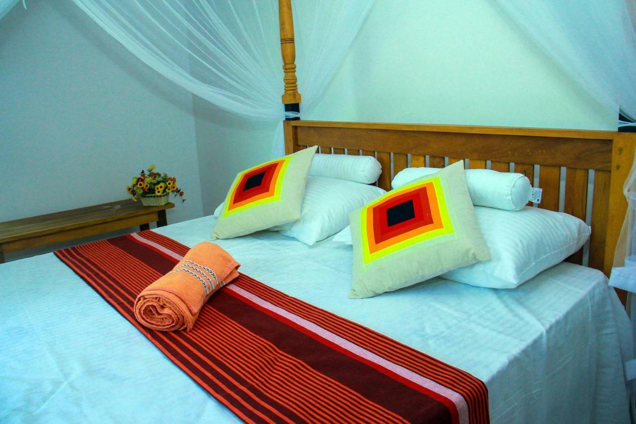 Thusitha S Nest Hotel Dickwella Exterior photo